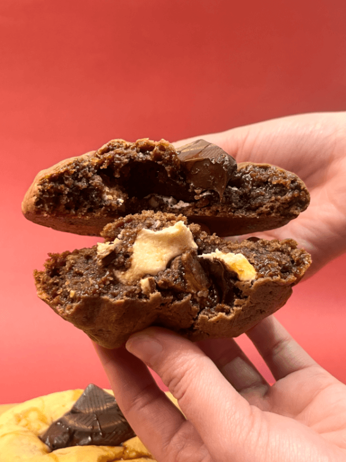 Chocolate marshmallow cookie