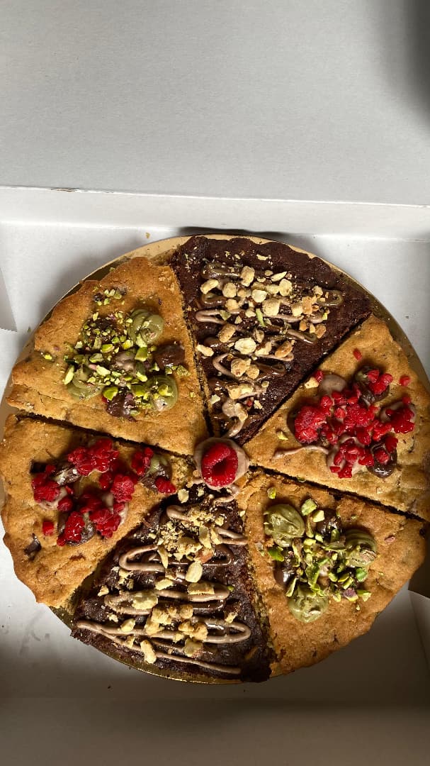Cookie pizza