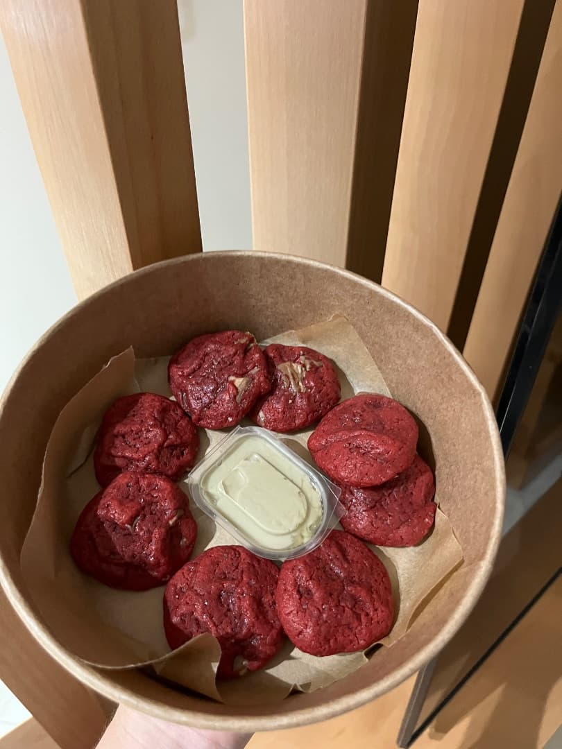 Red velvet mini cookies