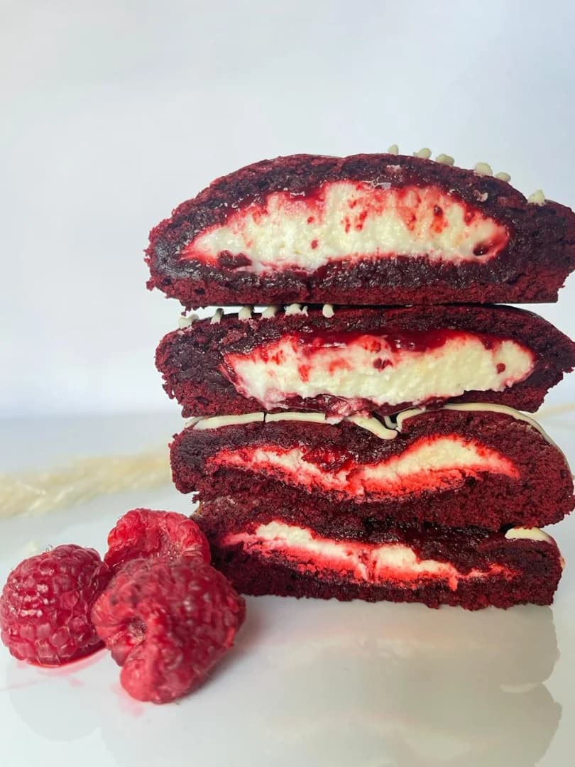 Red velvet cheesecake cookie