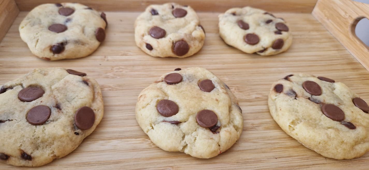 Classic cookies filled with nutella