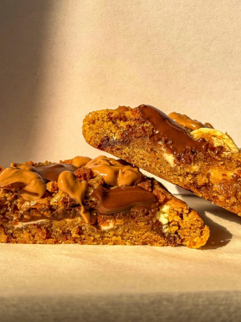 Biscoff White/Dark chocolate