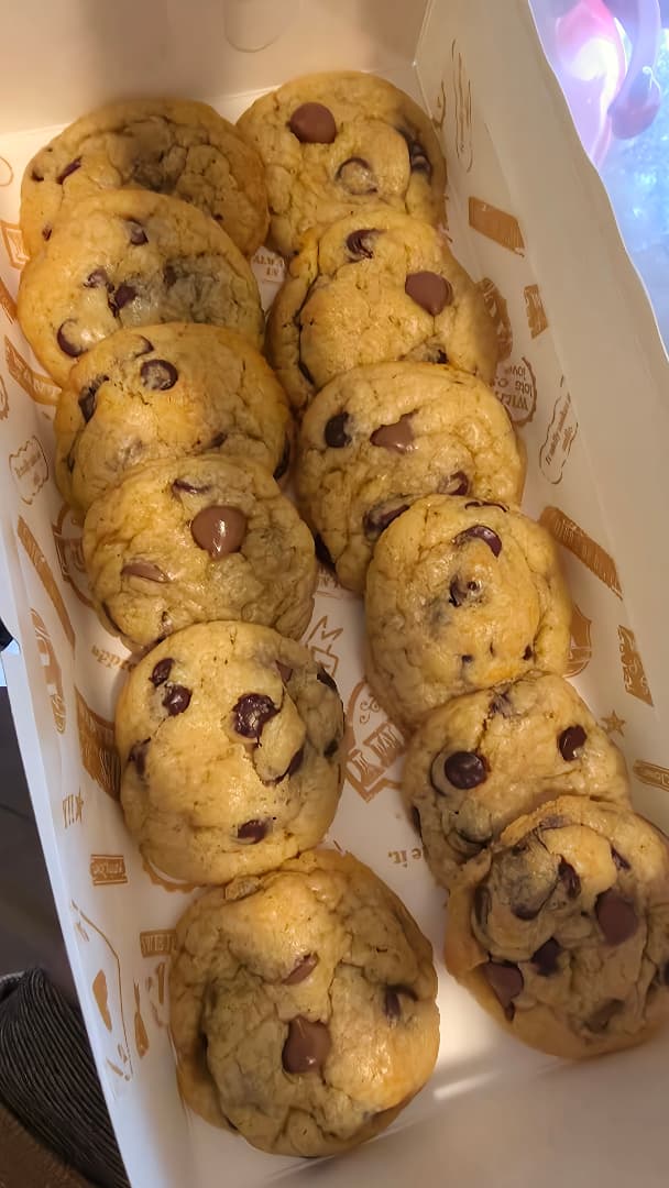 NY Chocolate Chip Cookies (12 count)
