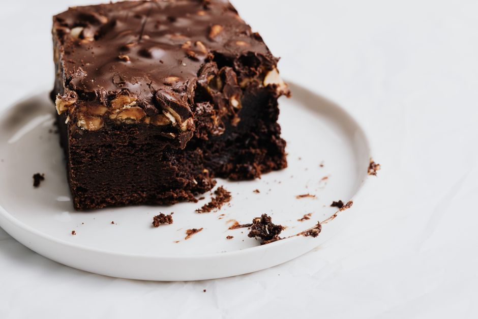 Brownie fondant coupé, gros plan