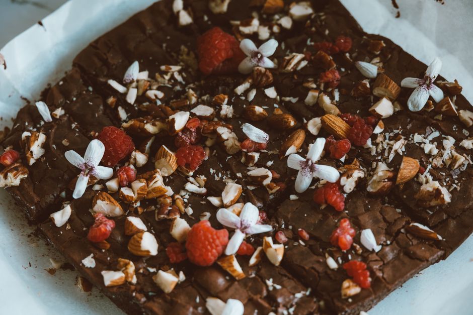 Boîte de brownies garnis prête à emporter